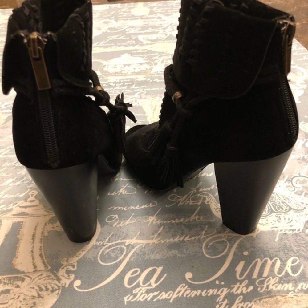 Bamboo open toe size 7.5 heel with tassels shoe - Picture 2 of 5